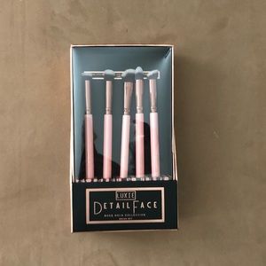 Luxie Detail Face Rose gold brush collection.